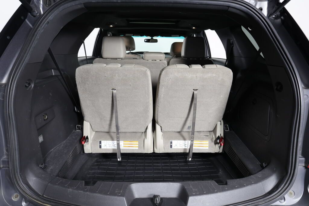 Used 2014 Ford Explorer XLT w/ Equipment Group 202A FWD image 19