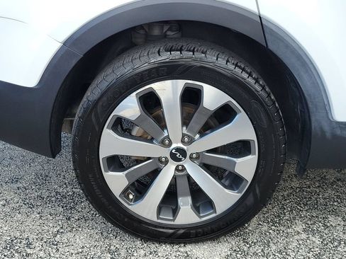 Used 2022 Kia Telluride S FWD image 5