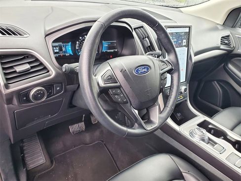 Used 2024 Ford Edge SEL image 8