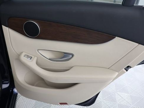 Used 2022 Mercedes-Benz GLC 300 4MATIC w/ Premium Package Lite image 27