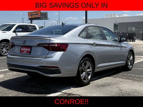 Used 2024 Volkswagen Jetta SE FWD image 5