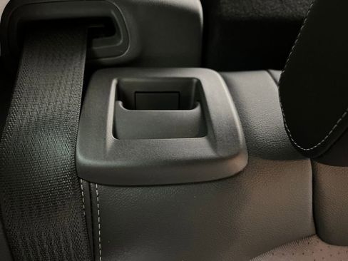 Used 2025 Chevrolet Trax LT image 18