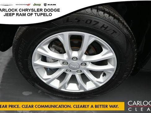 Used 2021 Jeep Cherokee Latitude FWD image 39