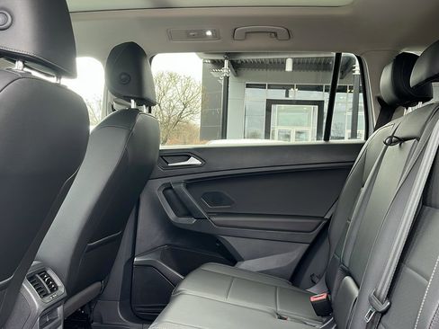 Used 2019 Volkswagen Tiguan SE image 19