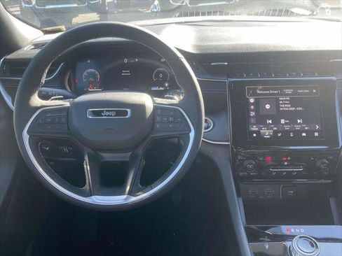 Certified 2025 Jeep Grand Cherokee Altitude RWD image 22