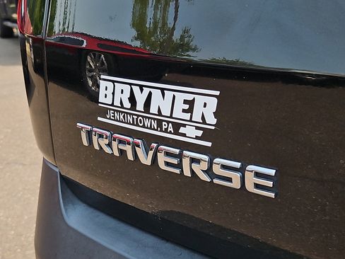 Used 2021 Chevrolet Traverse LS FWD image 30