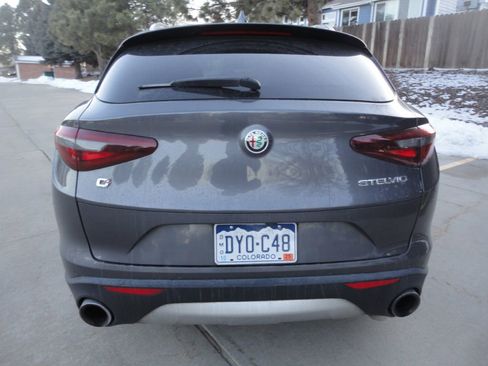 Used 2018 Alfa Romeo Stelvio AWD image 5
