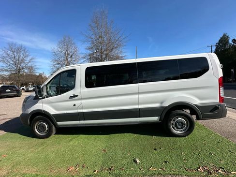 Used 2016 Ford Transit 350 XL image 4