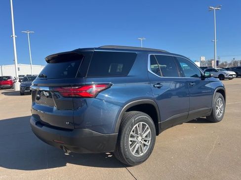 Used 2023 Chevrolet Traverse LT image 3