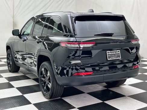 New 2025 Jeep Grand Cherokee Limited w/ Black Appearance Package image 6