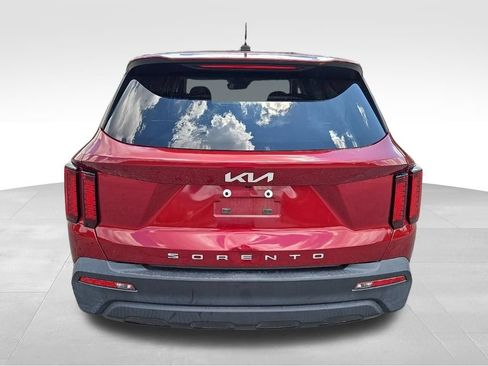 Used 2022 Kia Sorento LX FWD image 12