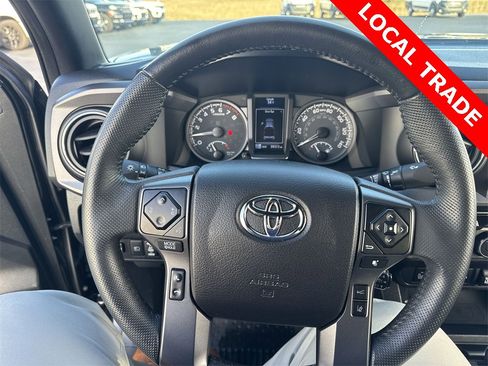 Used 2021 Toyota Tacoma TRD Off-Road w/ Technology Package image 14