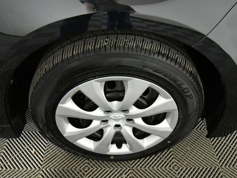 Used 2022 Toyota Corolla LE image 17