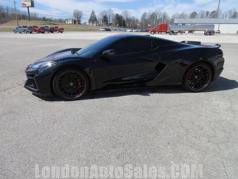 Used 2023 Chevrolet Corvette Z06 w/ Stealth Interior Trim Package image 4