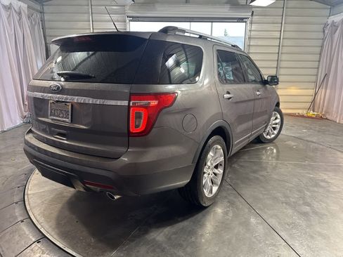 Used 2013 Ford Explorer XLT image 5