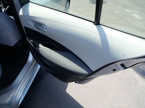 Used 2021 Toyota Corolla LE FWD image 23