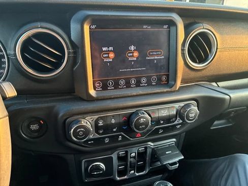 Used 2018 Jeep Wrangler Unlimited Sahara AWD/4WD image 8