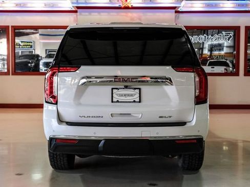 Used 2022 GMC Yukon XL SLT w/ SLT Premium Package image 11