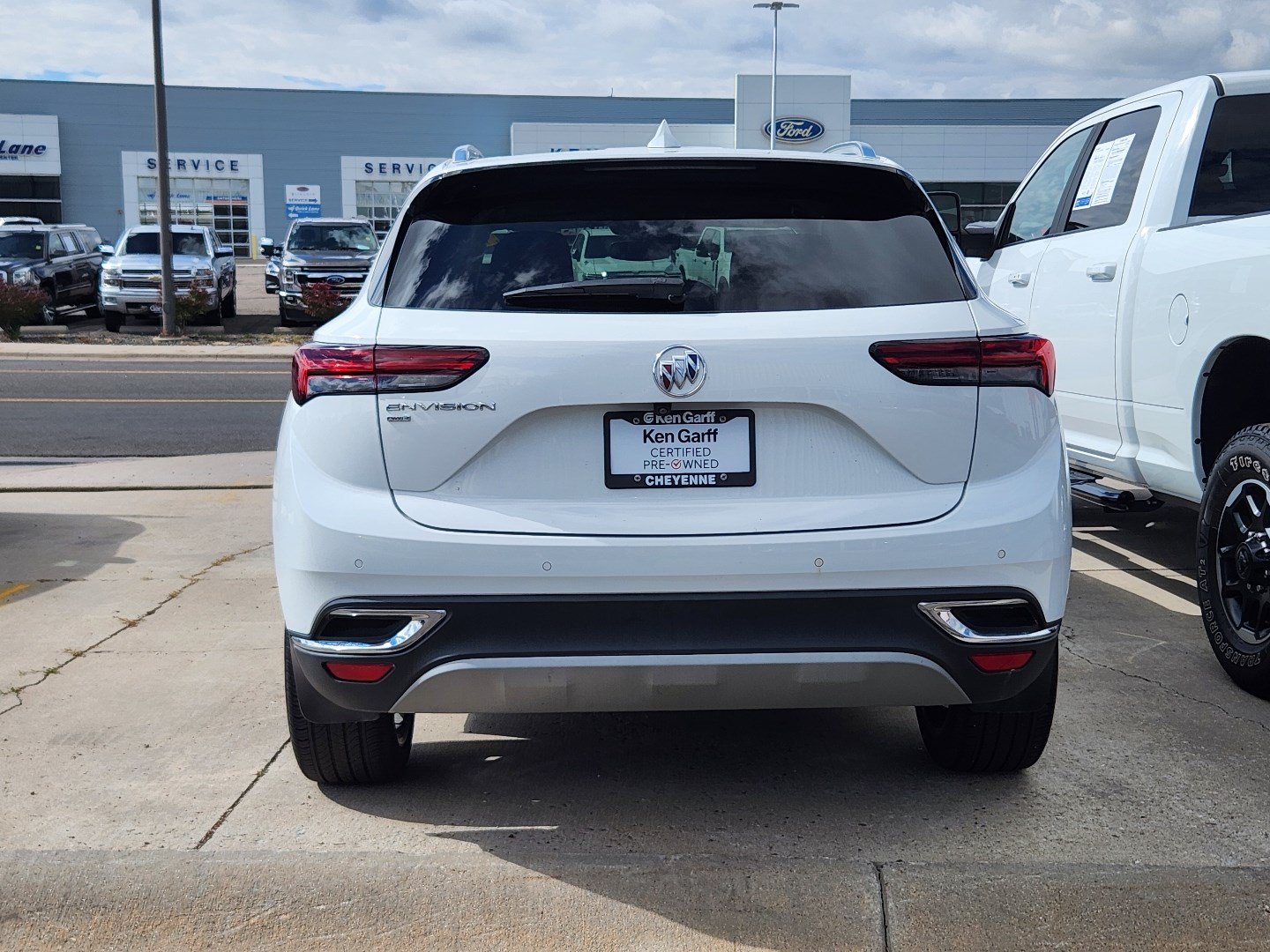 Used 2022 Buick Envision Essence w/ Safety Package AWD/4WD image 3