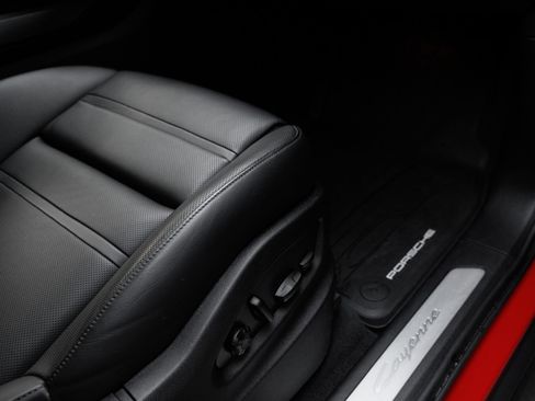 Certified 2026 Porsche Cayenne Coupe AWD/4WD image 41