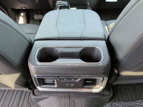 New 2026 GMC Sierra 1500 SLT image 41