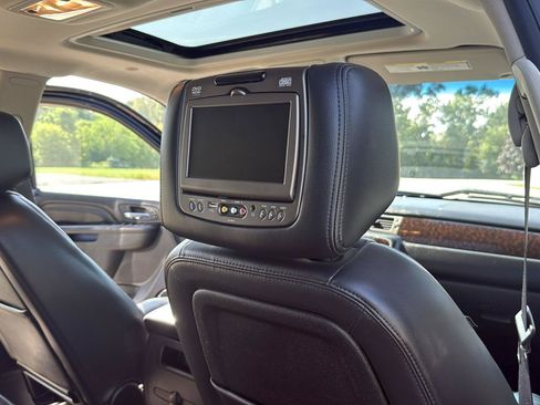 Used 2013 GMC Sierra 1500 Denali AWD/4WD image 28