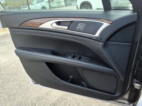 Used 2019 Lincoln MKZ Reserve image 8