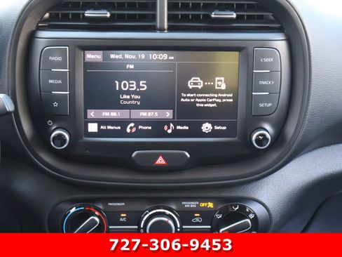 Used 2023 Kia Soul LX w/ LX Technology Package image 3