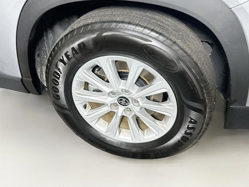 Used 2025 Toyota Grand Highlander FWD image 11