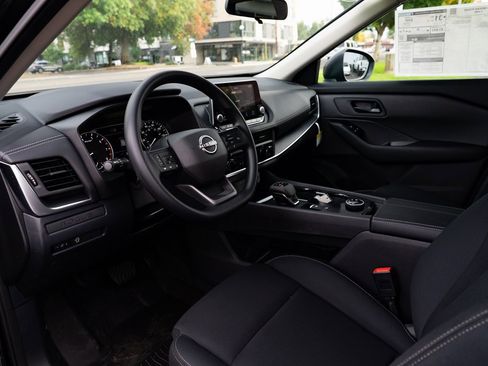 New 2026 Nissan Rogue S image 18