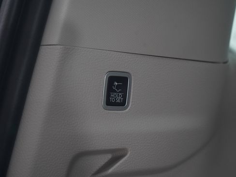 Used 2024 Jeep Wagoneer L Series III w/ Premium Group I AWD/4WD image 20