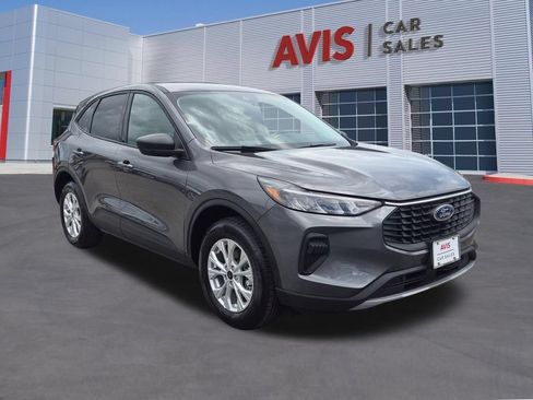 Used 2025 Ford Escape Active AWD/4WD image 3