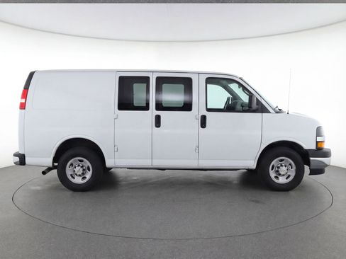 Used 2025 Chevrolet Express 3500 LT w/ LT Preferred Equipment Group RWD image 11
