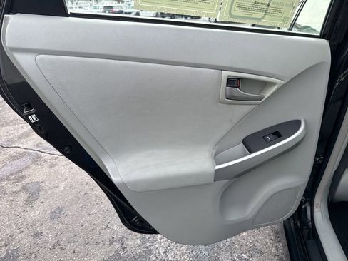 Used 2015 Toyota Prius Three image 29