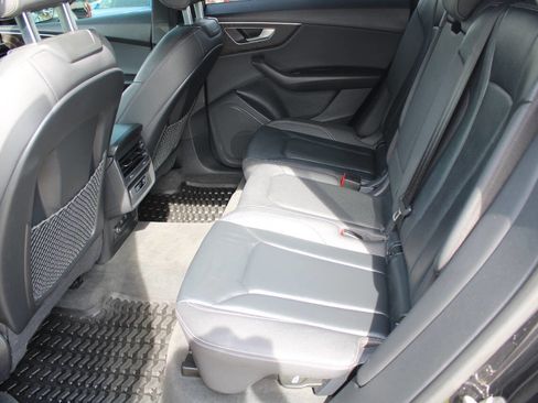 Used 2021 Audi Q8 Premium w/ Black Optic Package image 11