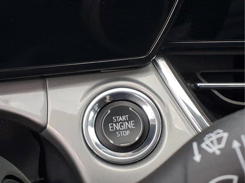 Used 2025 Chevrolet Trax LT FWD image 21