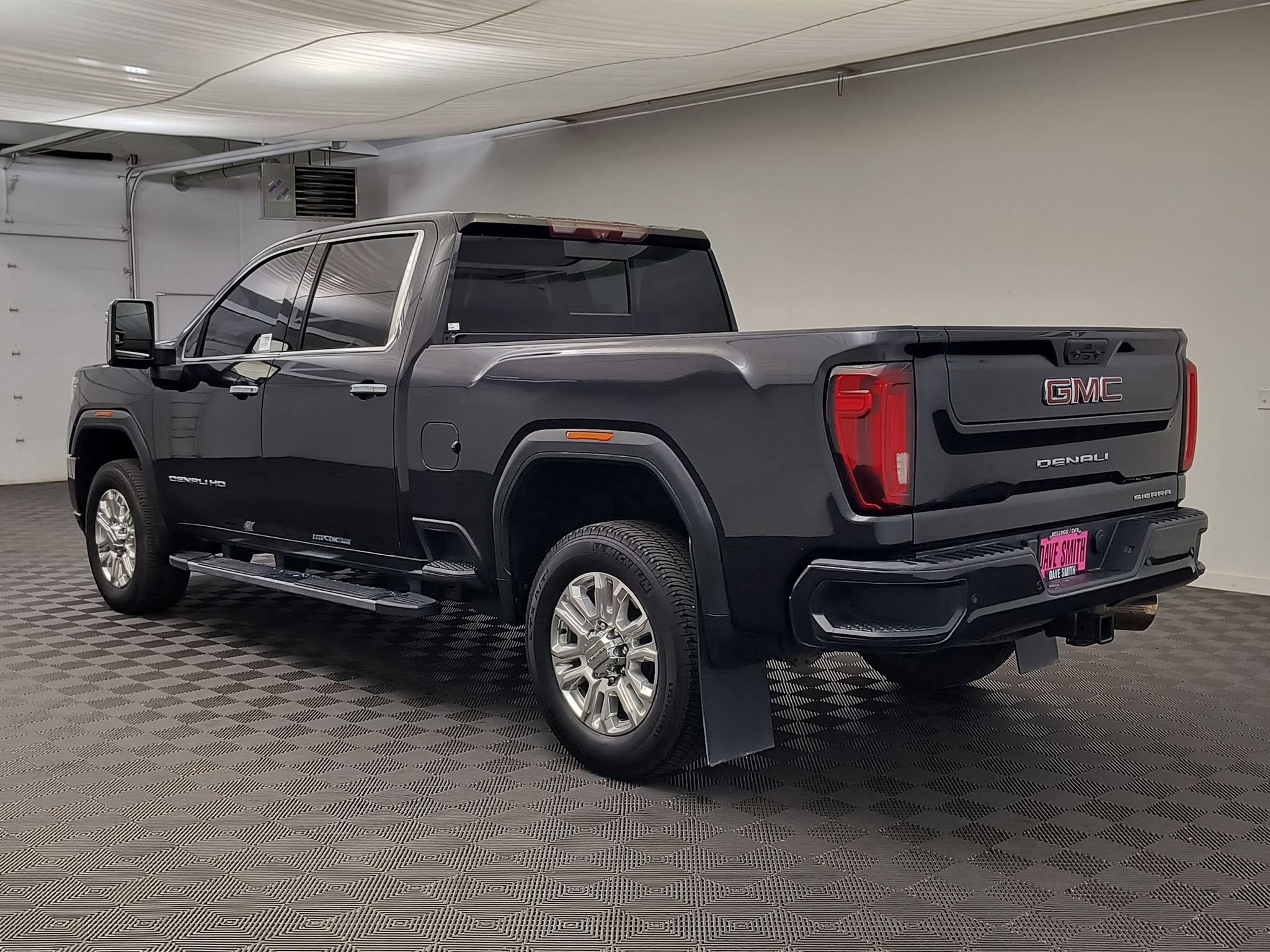 Used 2020 GMC Sierra 3500 Denali w/ Denali Ultimate Package AWD/4WD image 3