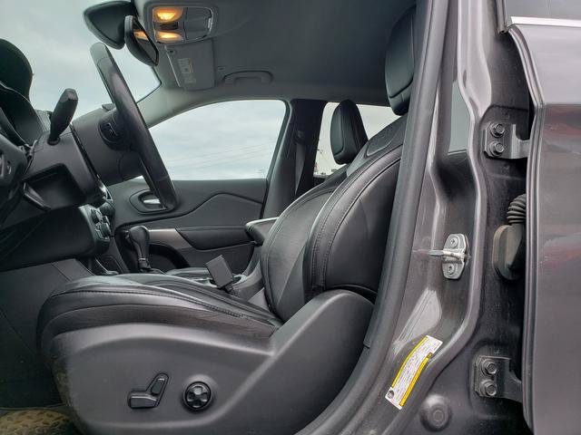 Used 2019 Jeep Cherokee Limited AWD/4WD image 10