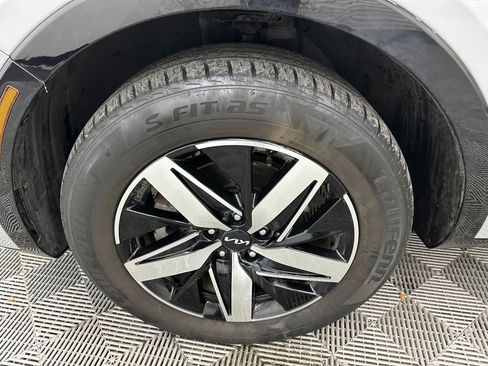 Used 2022 Kia Sorento EX w/ Panoramic Sunroof Package FWD image 8