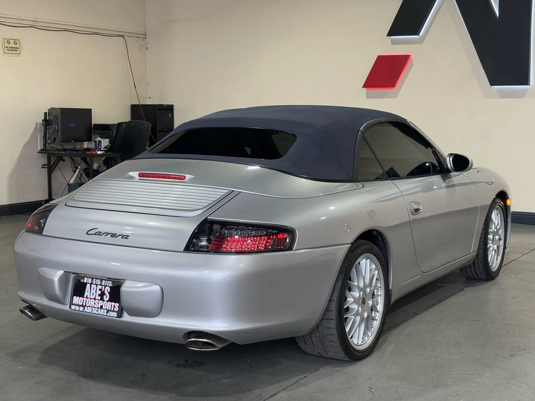 Used 2004 Porsche 911 Cabriolet image 8
