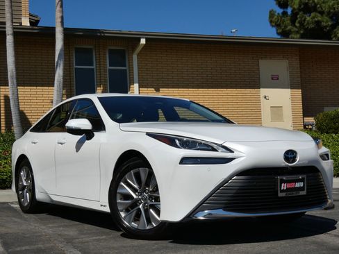 Used 2024 Toyota Mirai w/ Advanced Technology Package image 5