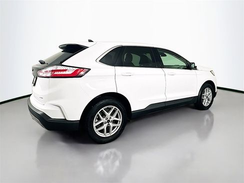 Used 2023 Ford Edge SEL image 11