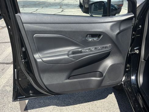 Used 2025 Nissan Versa SV FWD image 18