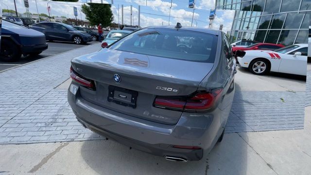 Used 2022 BMW 530e xDrive w/ Premium Package AWD/4WD image 9
