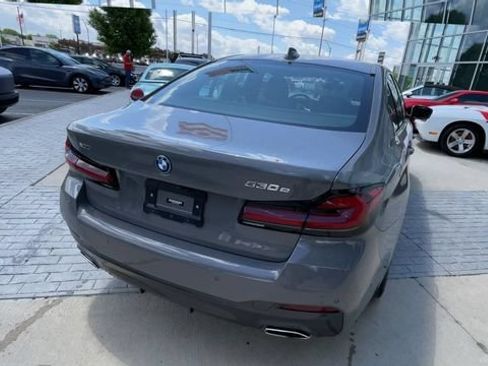Used 2022 BMW 530e xDrive w/ Premium Package AWD/4WD image 9