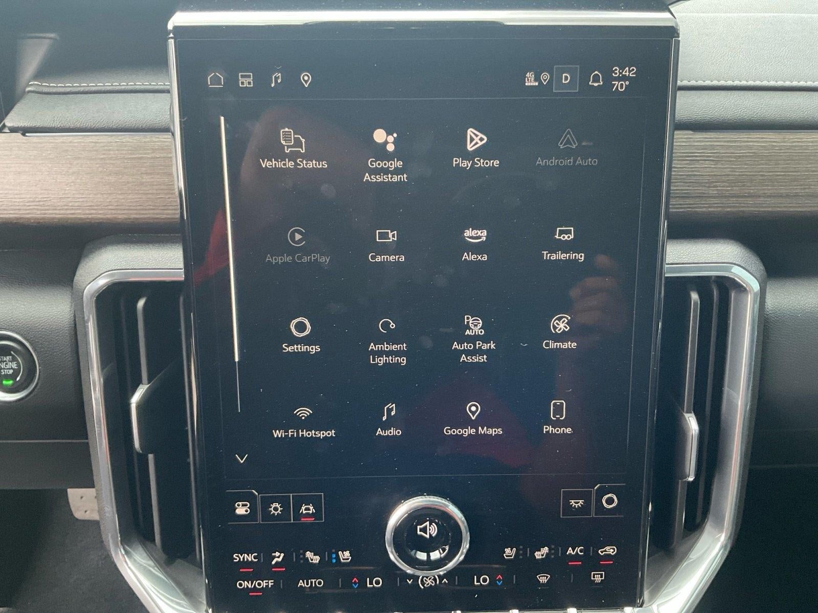 Certified 2024 GMC Acadia Denali w/ Super Cruise Package AWD/4WD image 17