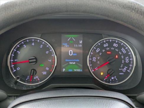 Used 2022 Toyota RAV4 XLE FWD image 11