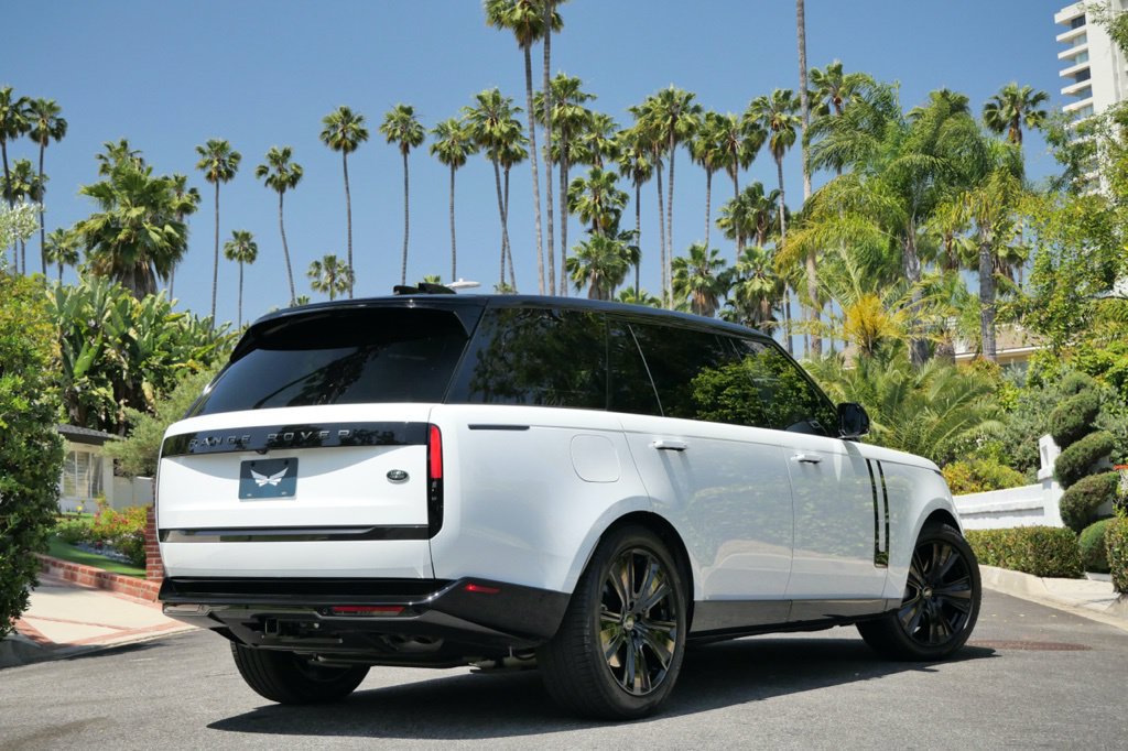 Used 2023 Land Rover Range Rover Long Wheelbase SE AWD/4WD image 3