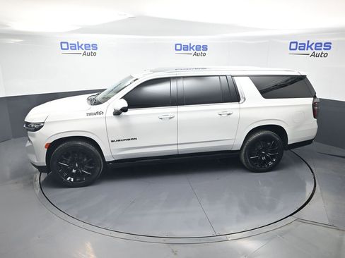 Used 2023 Chevrolet Suburban High Country w/ Premium Package 2 AWD/4WD image 53