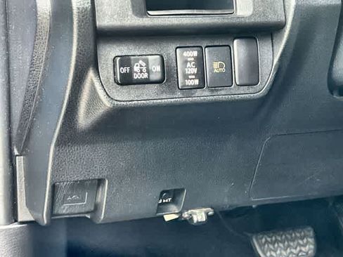 Used 2018 Toyota Tacoma TRD Off-Road RWD image 29